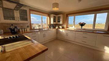 Fridge, dishwasher, cookware/dishes/utensils