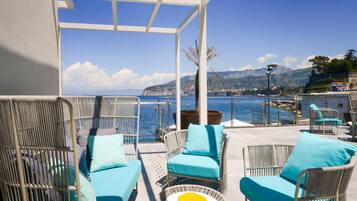 Villa, Smoking | 4 bedrooms, soundproofing, WiFi