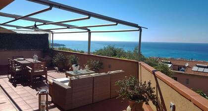 Seascape Terrace Spacious Apartment With Terrace