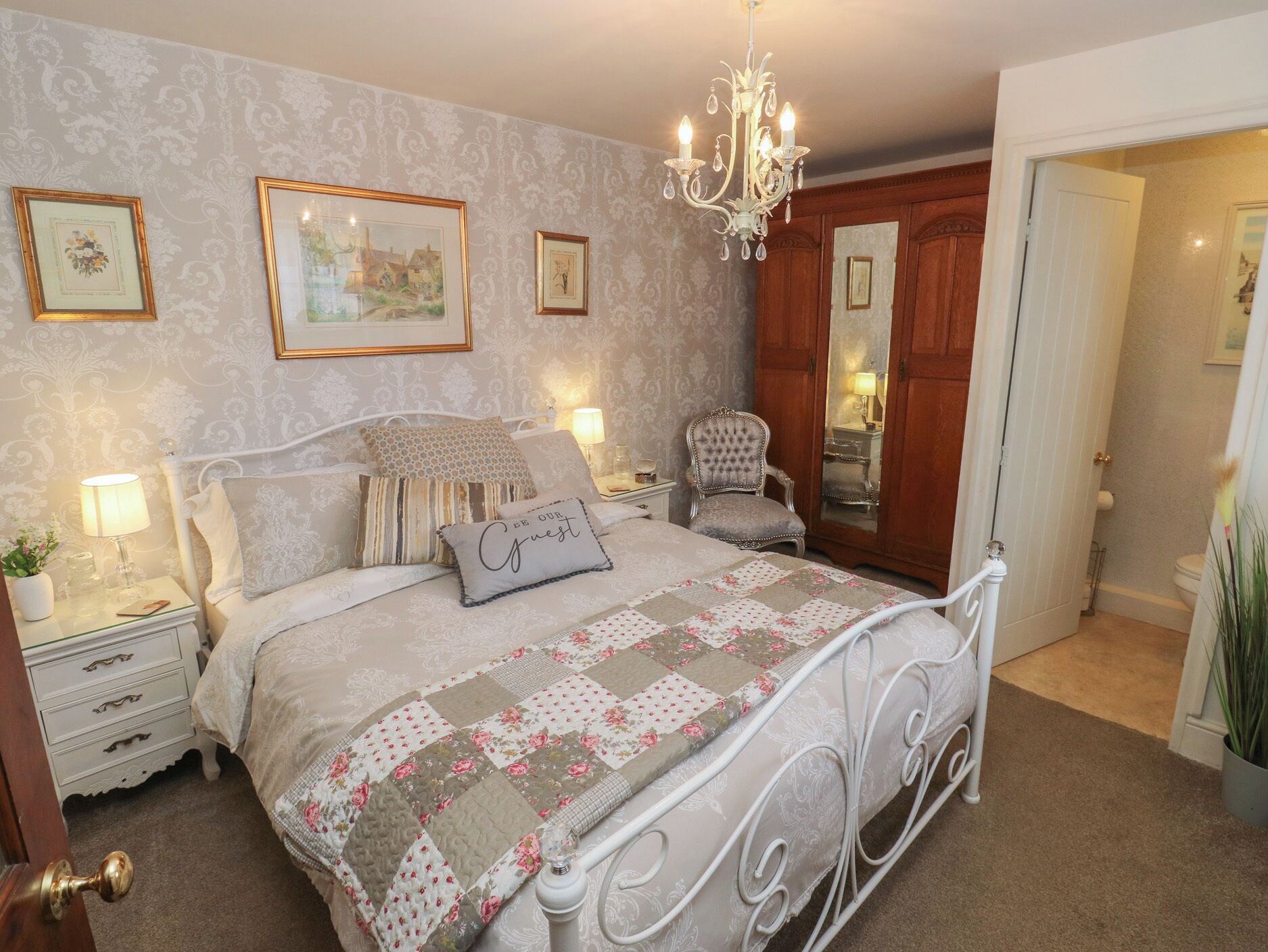 Cottage | Interior
