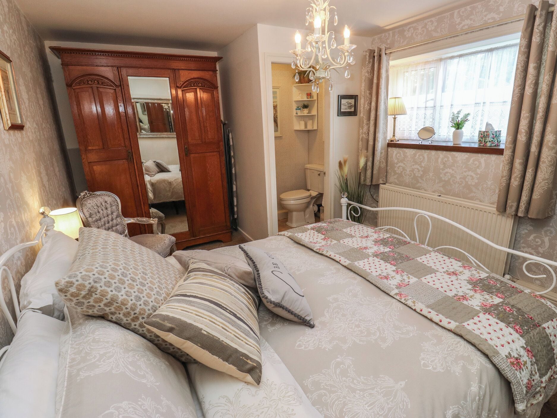Cottage | Interior