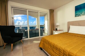 1 bedroom, desk, iron/ironing board, free WiFi - Sunset Beach Suite -2BR Luxury Condo next to The Morgan Resort (Simpson Bay)