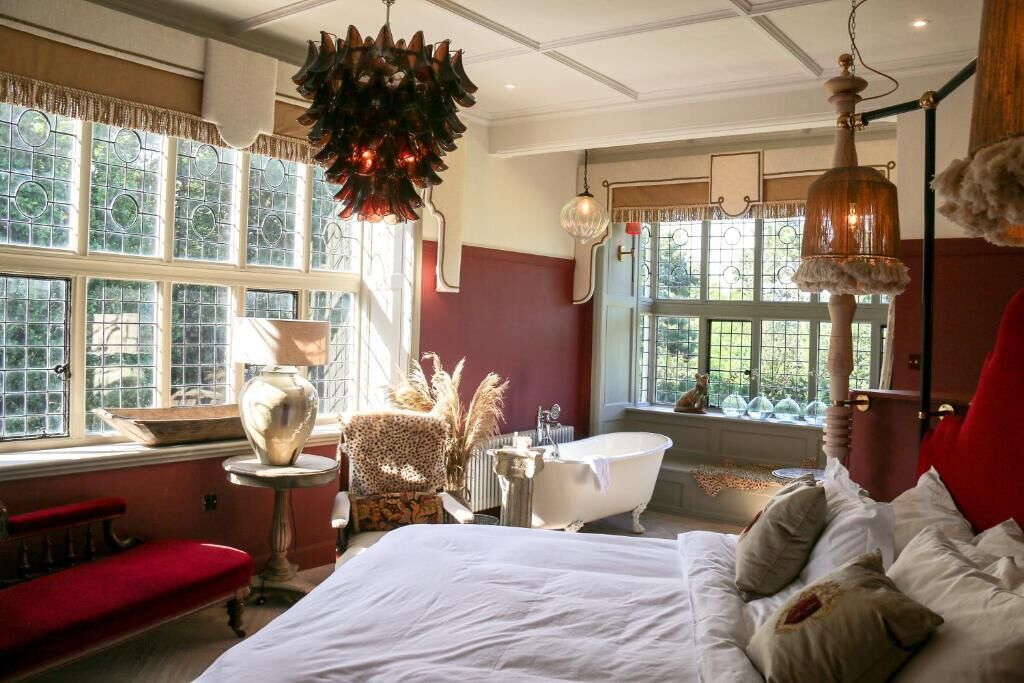 Egyptian cotton sheets, premium bedding, pillow-top beds, free minibar
