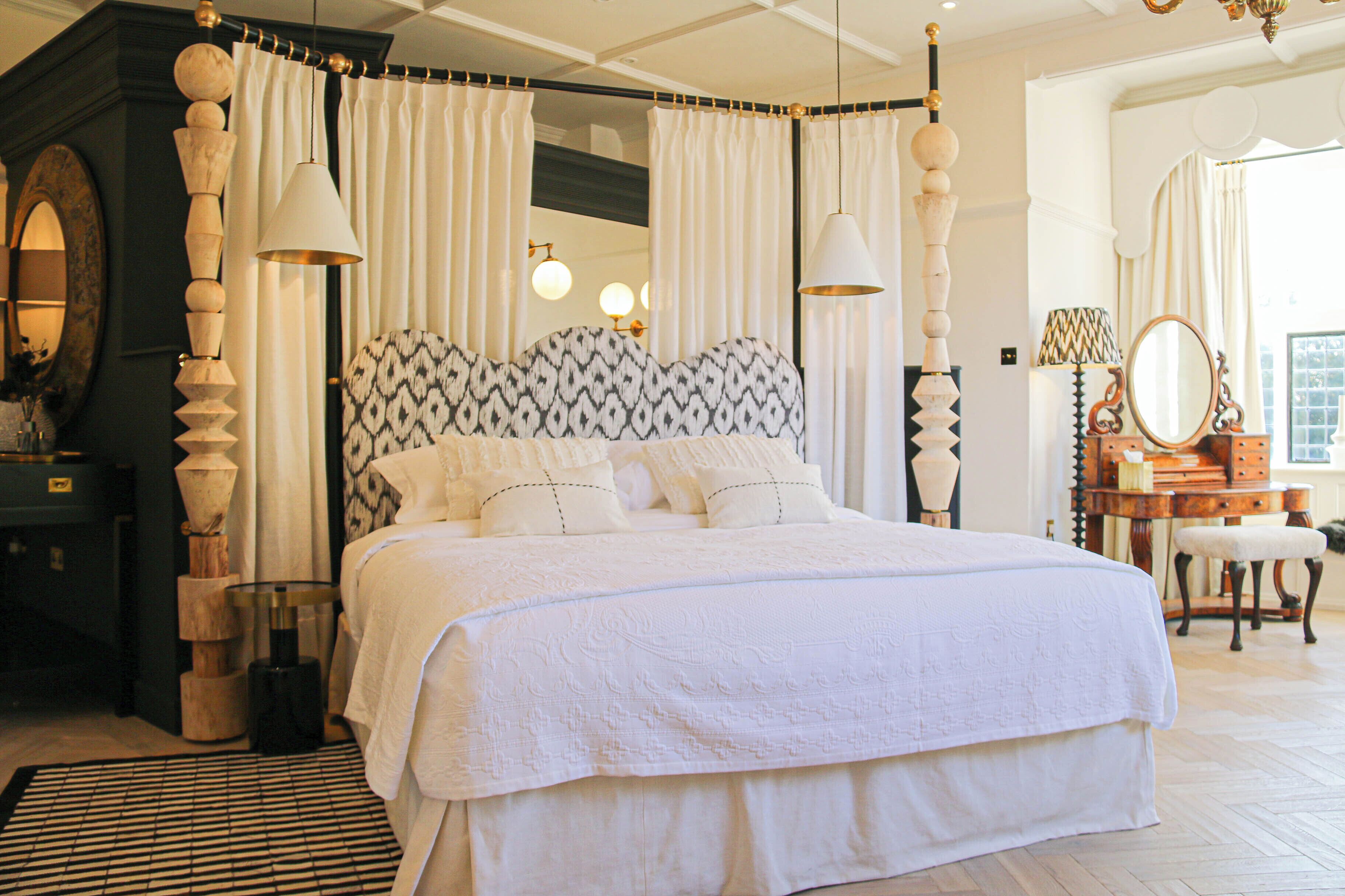 Egyptian cotton sheets, premium bedding, pillowtop beds, free minibar