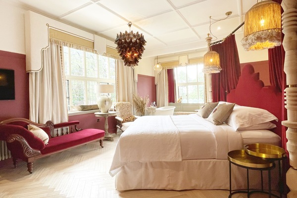 Deluxe Suite | Egyptian cotton sheets, premium bedding, pillowtop beds, free minibar