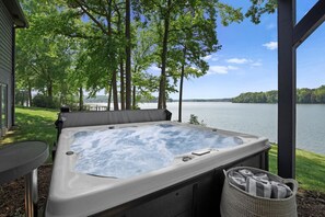Baignoire à remous extérieure