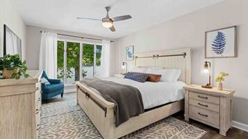 5 bedrooms, desk, iron/ironing board, travel crib