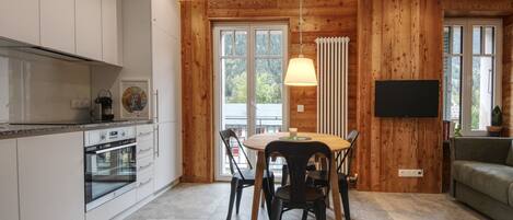 Réfrigérateur, micro-ondes, four, lave-vaisselle