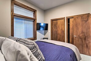 2 chambres, fer et planche à repasser, accès Internet, draps fournis
