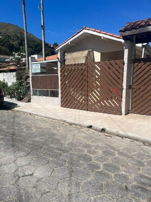 Fachada da propriedade
