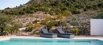 LOS PALMITOS HOUSE IN RURAL ENVIRONMENT