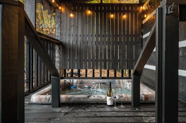 مغطس سبا خارجي