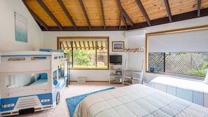 3 bedrooms, iron/ironing board, WiFi