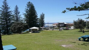 Property grounds - Flinders Lodge Unit 3 - Lifestyle Yamba (YAMBA)