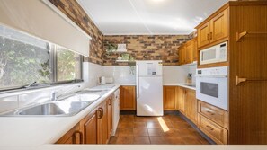 Oven, stovetop, dishwasher