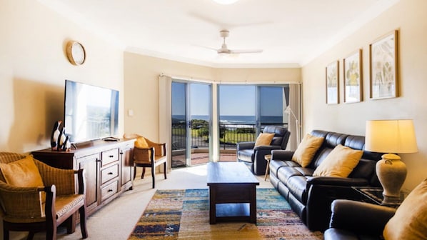 Smart TV - Breakers Block 1 Unit 11 - Lifestyle Yamba (YAMBA)