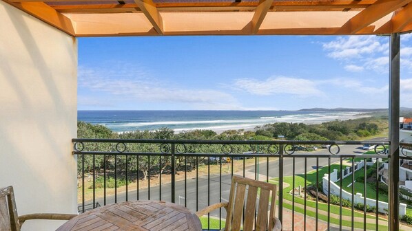 Outdoor dining - Breakers Block 2 Unit 11 - Lifestyle Yamba (YAMBA)