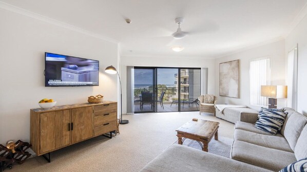 TV - Breakers Block 2 Unit 8 - Lifestyle Yamba (YAMBA)