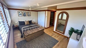 4 bedrooms, Internet, bed sheets