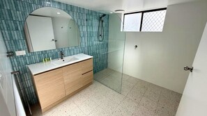 Bathtub