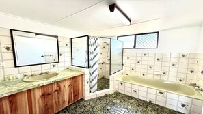 Bathtub