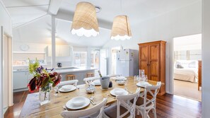 Unclassified image, 5 of 28, button - Leightons Cottage - Lifestyle Yamba (YAMBA)