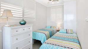 2 bedrooms - Craigmore On The Beach Unit 12 - Lifestyle Yamba (YAMBA)