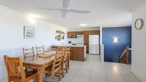 Dining - Link Street - Lifestyle Yamba (YAMBA)