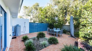 Outdoor dining - Ocean Spirit - Lifestyle Yamba (YAMBA)