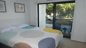 3 bedrooms, bed sheets