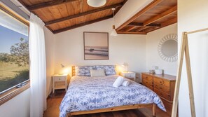 2 عدّة غرف نوم وخدمة الإنترنت ومل اءات أسرّة