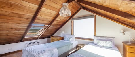 2 bedrooms, WiFi, bed sheets