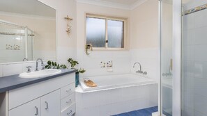 Bathtub