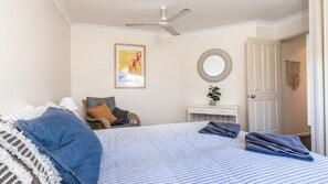 3 bedrooms, iron/ironing board, WiFi, bed sheets
