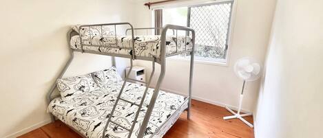 6 bedrooms, WiFi