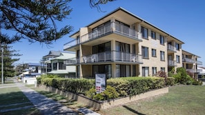 Exterior - Flinders Lodge Unit 5 (YAMBA)