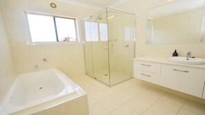 Bathtub