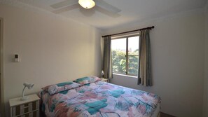 2 bedrooms, bed sheets