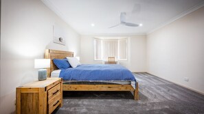 4 bedrooms, WiFi, bed sheets