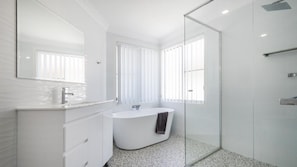Bathtub