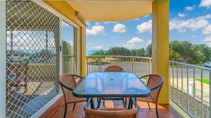 Outdoor dining - Bindaree 7 - Lifestyle Yamba (YAMBA)