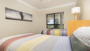 3 bedrooms, WiFi - The Sands Unit 36 - Lifestyle Yamba (YAMBA)