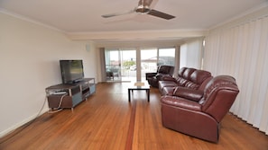Smart TV - Pilot Unit 1 - Lifestyle Yamba (YAMBA)