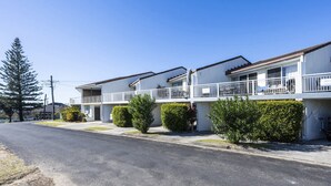 Exterior - Lighthouse Unit 2 - Lifestyle Yamba (YAMBA)