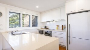 Microones, forn, placa de cuina i rentaplats