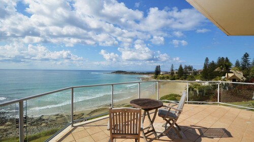 Lonerock 2 - Lifestyle Yamba