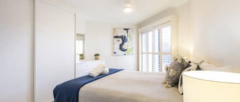 2 bedrooms, iron/ironing board, WiFi, bed sheets