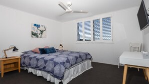 2 bedrooms, Internet - Craigmore On The Beach Unit 6 (YAMBA)