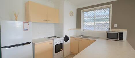 電子レンジ、オーブン、コンロ、食器洗い機