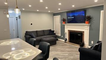 Smart-TV, Kamin, Computerbildschirme